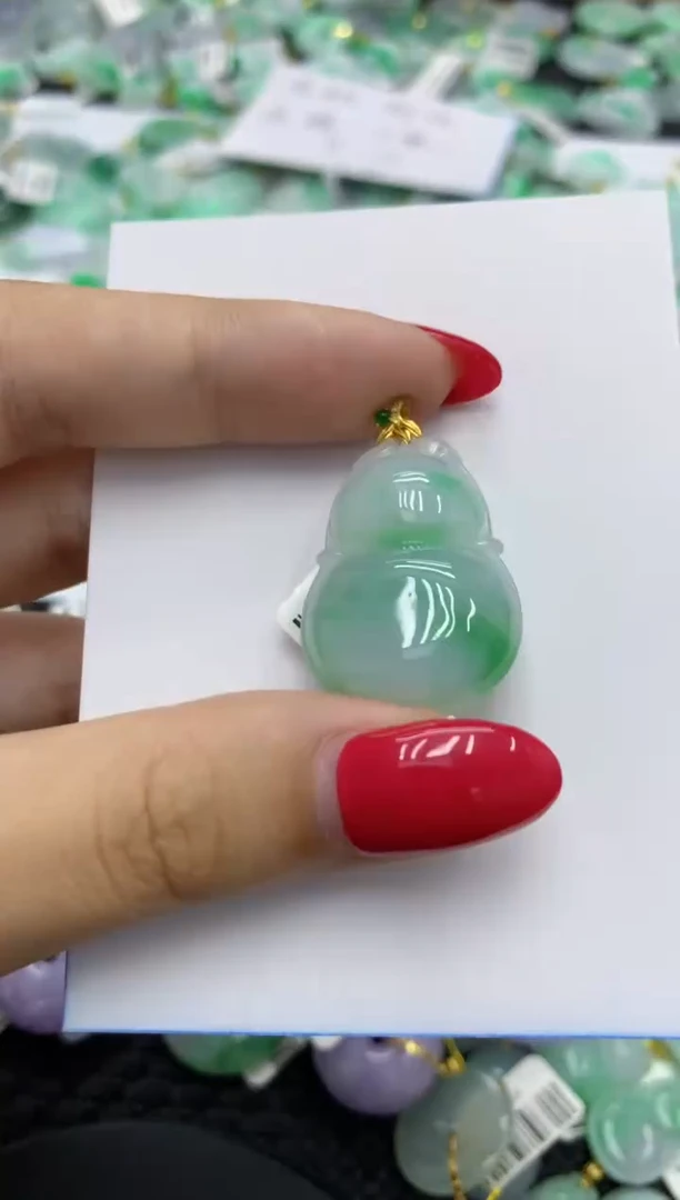 翡翠18K金镶嵌颈饰1111111111111