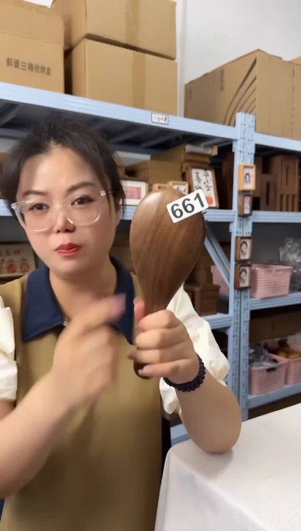 木661号黑胡桃木水滴气垫按摩梳