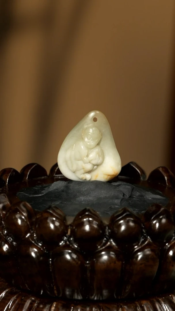 未镶嵌和田玉车挂7克