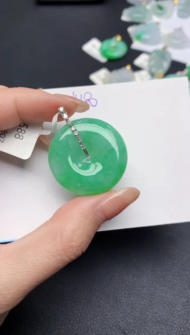 颈饰18K金镶嵌翡翠天然缅甸A货翡翠百元以上9元证书费自理