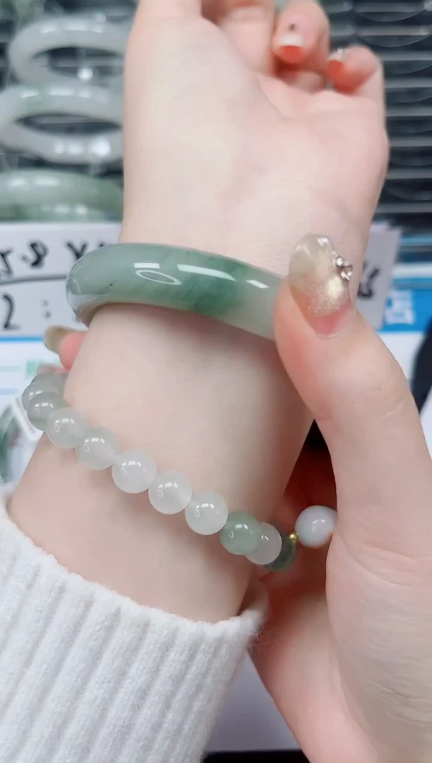 未镶嵌手镯石英质玉190-57/58