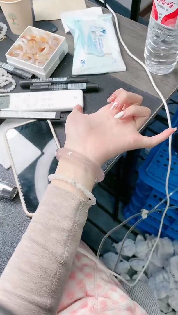 【闪购商品】石英质玉手镯未镶嵌 冰裸粉手镯-54