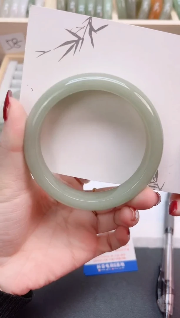 未镶嵌手镯石英质玉（金丝玉）V33-64.2