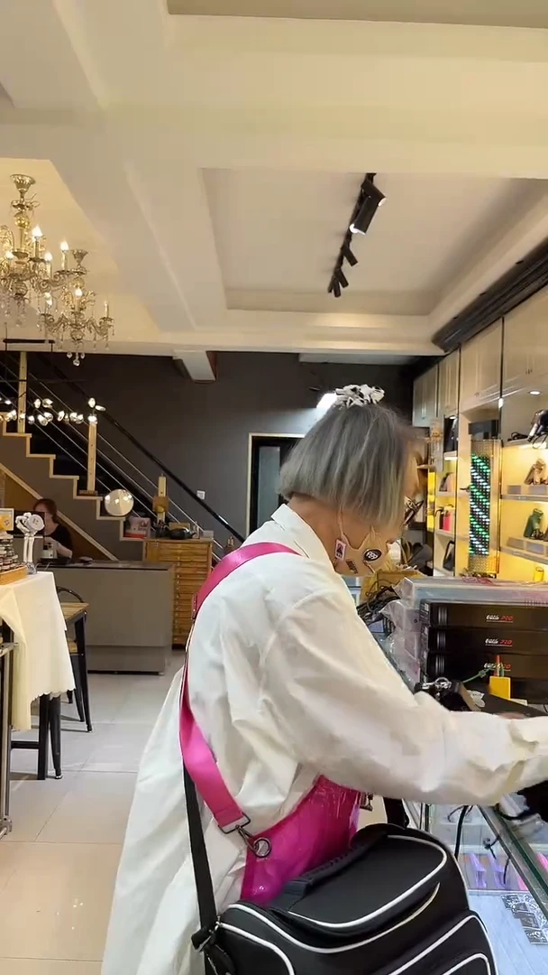 圆头款芭比黑背包