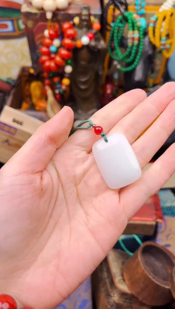 和田玉未镶嵌吊坠(赠链)飞姐精品专属推荐