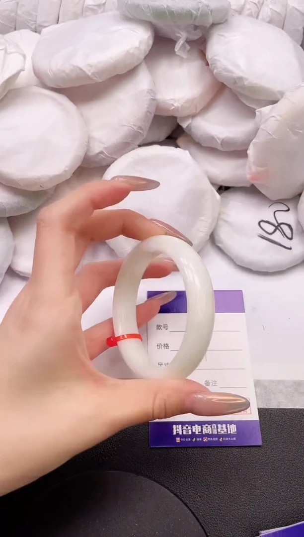 【闪购商品】和田玉手镯未镶嵌1K649-56