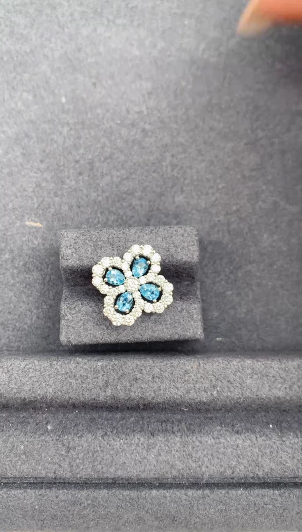 海蓝宝石吊坠(不含链)18K金镶嵌67分海蓝宝   FG