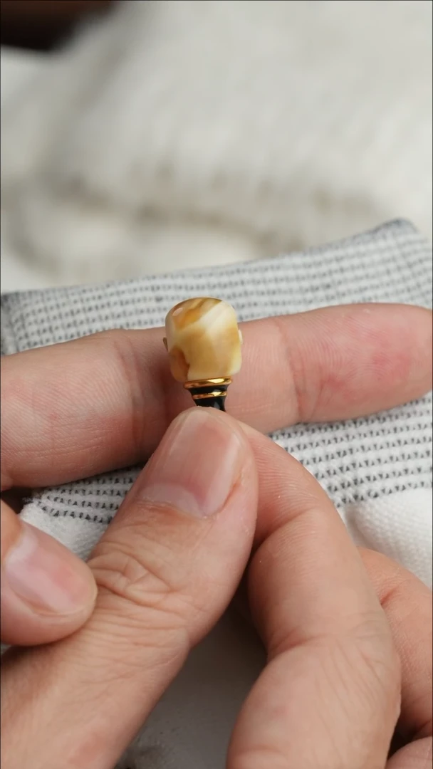 【闪购商品】蜜蜡裸石未镶嵌三通