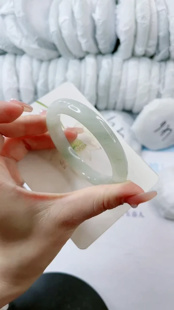 【闪购商品】石英质玉手镯未镶嵌0951176133-