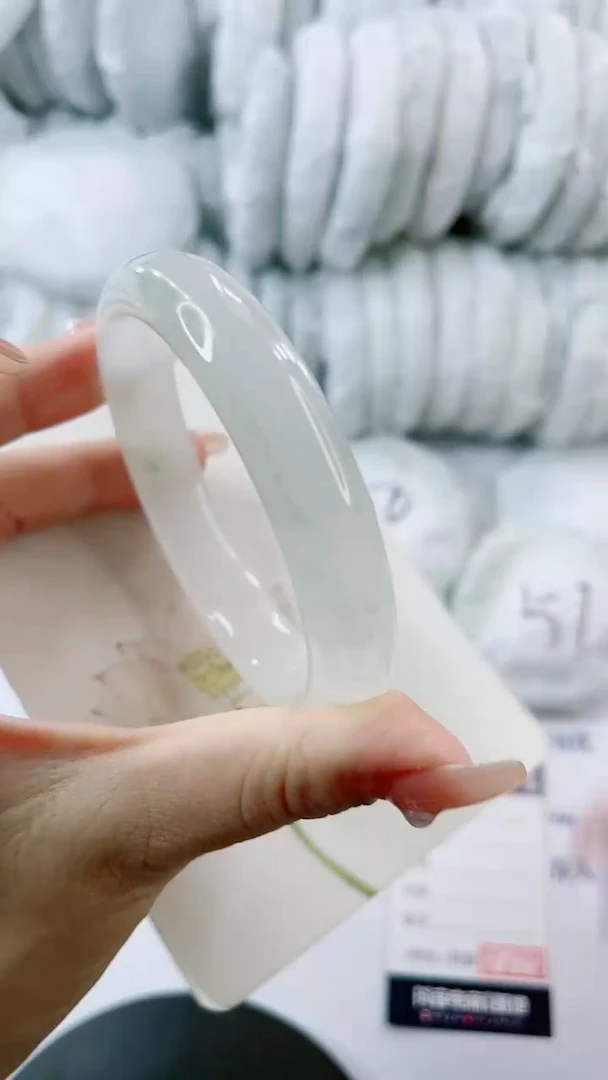 【闪购商品】石英质玉手镯未镶嵌0951237960-多样性发货