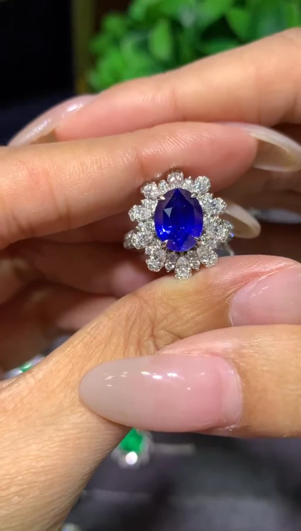 戒指蓝宝石18K金镶嵌3.07ct