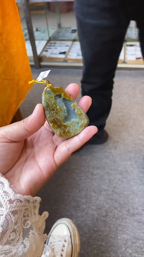 【闪购商品】翡翠颈饰未镶嵌挂件