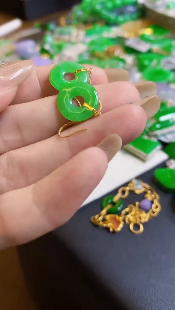 【闪购商品】定制翡翠18K金镶嵌耳饰