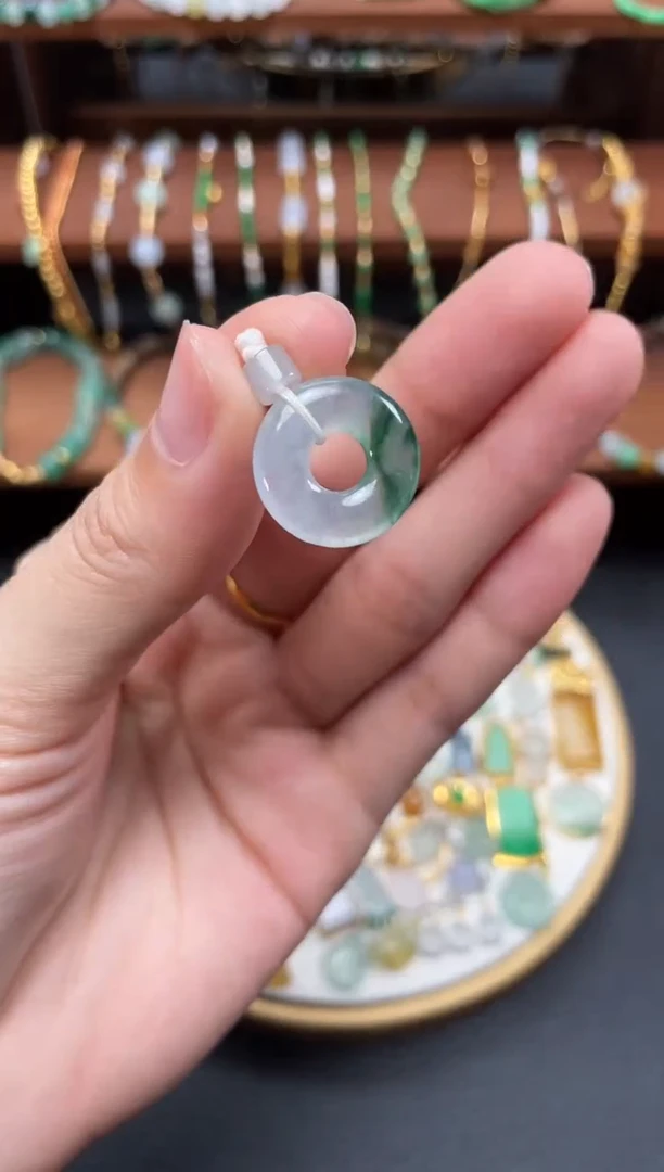 【闪购商品】翡翠吊坠(不含链)18K金镶嵌一个 JK537