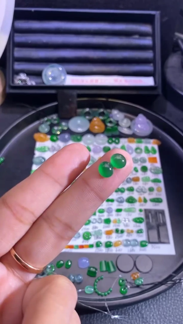 未镶嵌挂件翡翠蛋