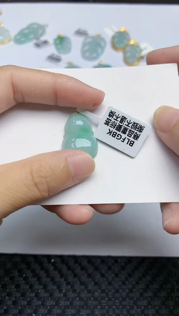 翡翠未镶嵌颈饰天然翡翠A货