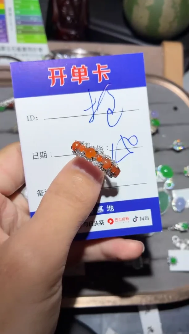银S925镶嵌戒指翡翠抱****猪抱抱可爱小猪