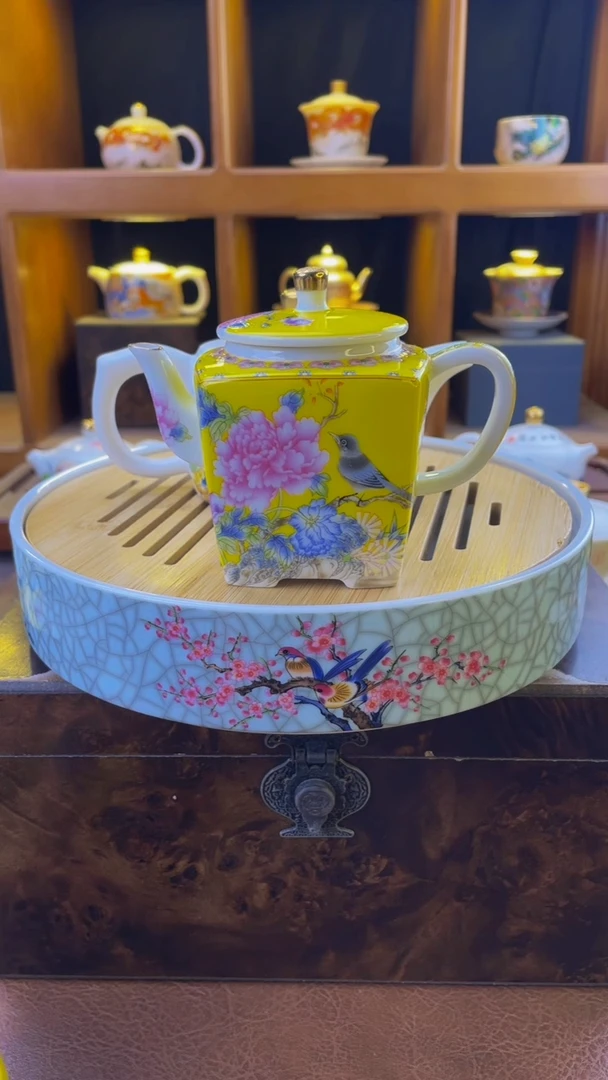 万花黄四方茶壶**