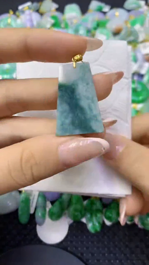 颈饰未镶嵌翡翠天然缅甸翡翠A货