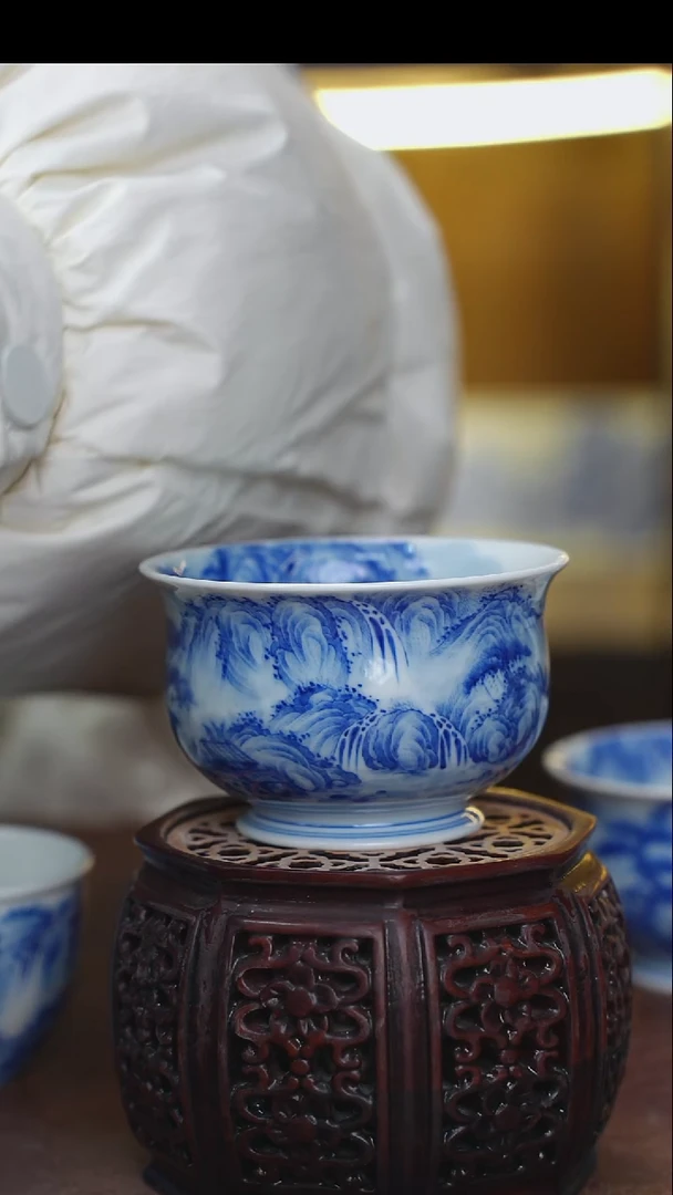青花山水高炉式杯