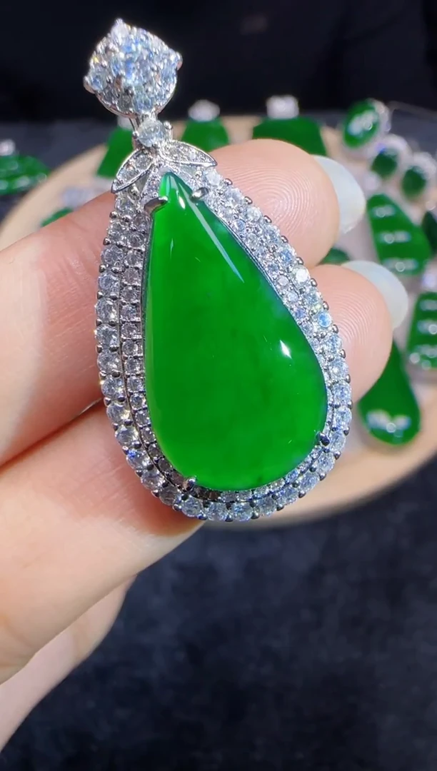 未镶嵌定制翡翠翡翠吊坠24