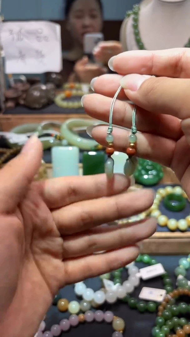 颈饰未镶嵌和田玉多样性发一