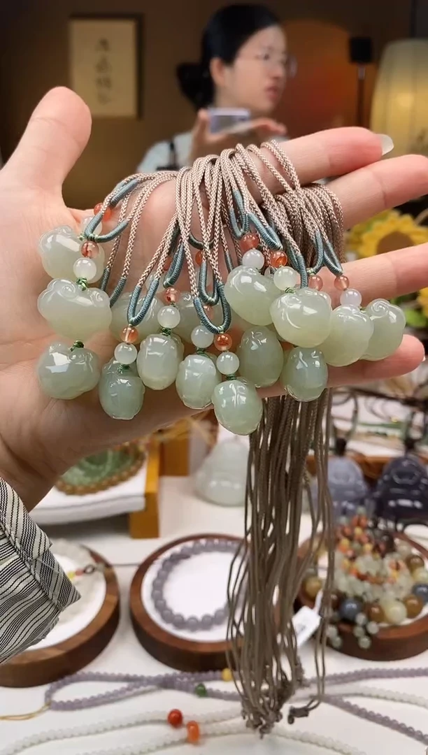 颈饰未镶嵌和田玉20左右如意锁多样性发一