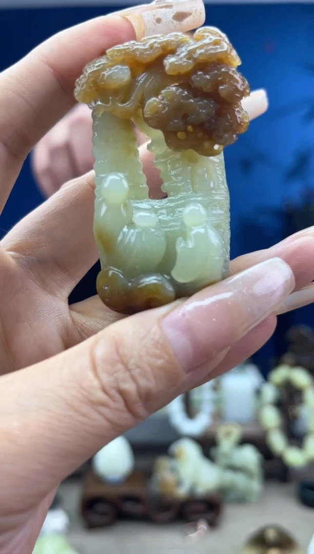 和田玉未镶嵌颈饰1
