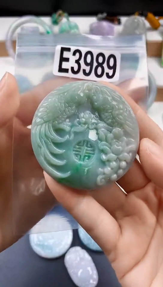 颈饰未镶嵌翡翠天然翡翠吊坠挂件