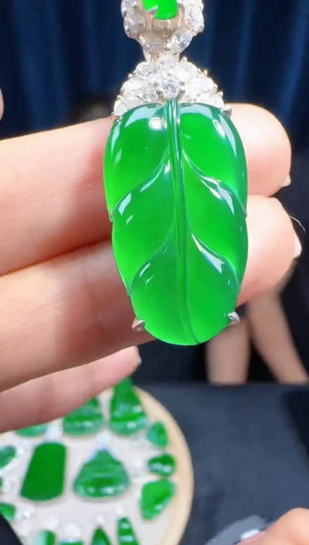 未镶嵌定制翡翠翡翠吊坠103