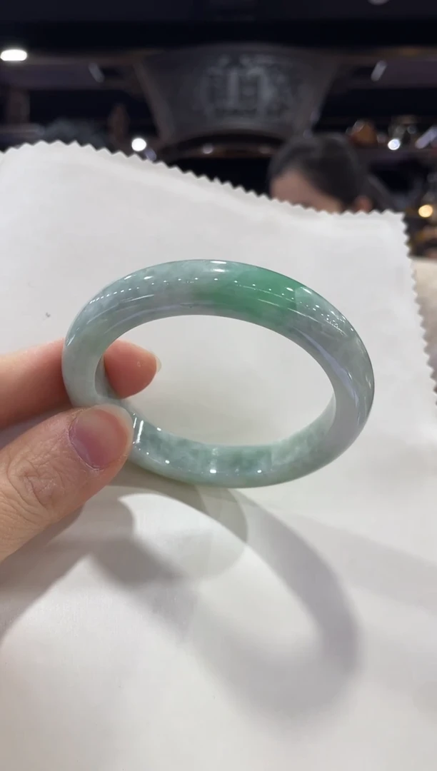 未镶嵌手镯翡翠60，80