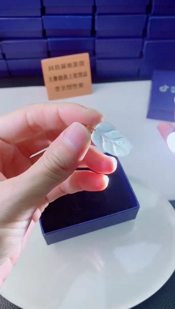 翡翠未镶嵌颈饰1111111111