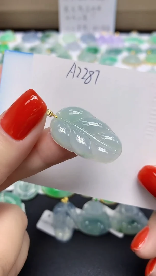 颈饰18K金镶嵌翡翠天然缅甸翡翠A货翡翠百元以上9元证书费自理