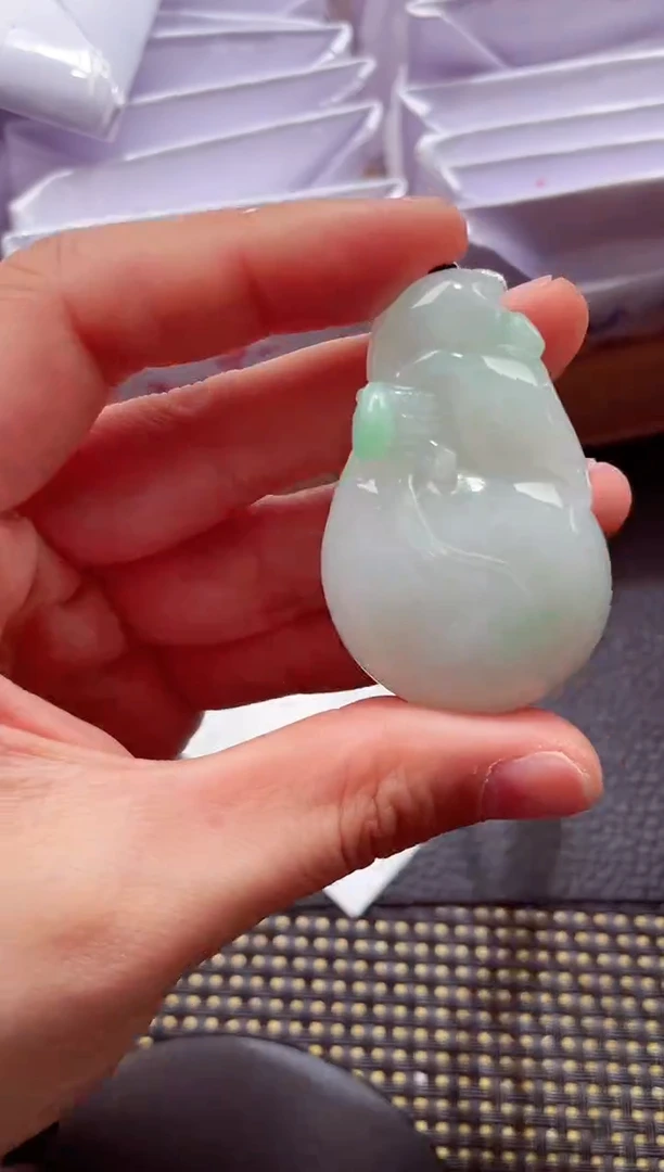 颈饰18K金镶嵌翡翠20251231