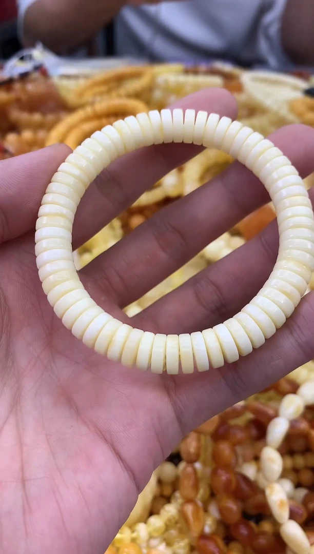 裸石蜜蜡未镶嵌手串