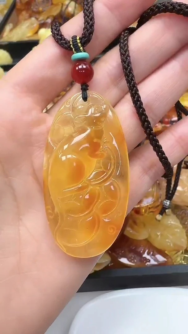 裸石琥珀未镶嵌如图