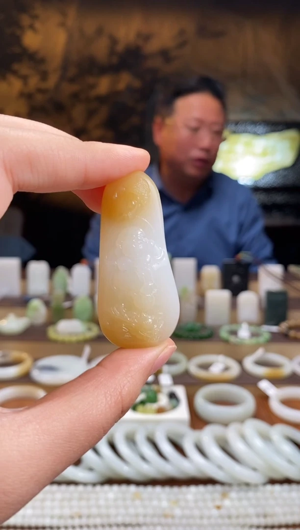 颈饰未镶嵌和田玉天地糖 弥勒佛 无包容