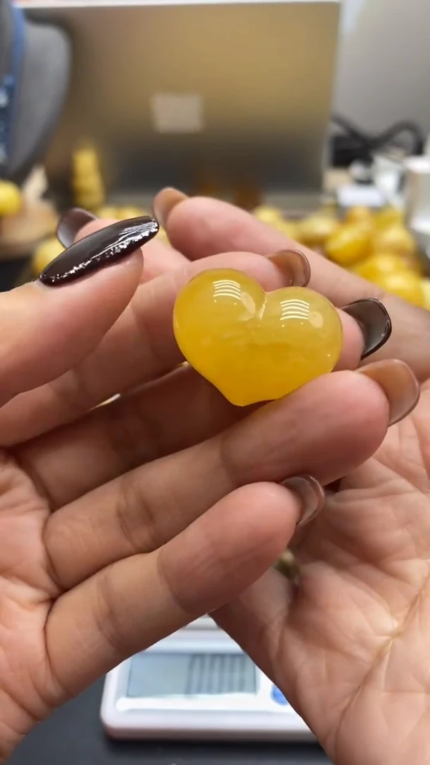 琥珀未镶嵌珠宝奇石2800