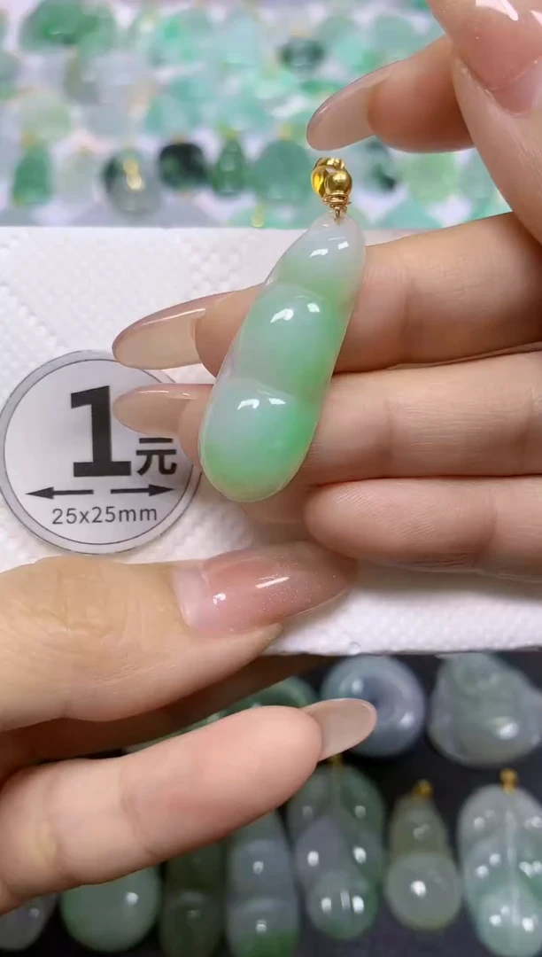 颈饰未镶嵌翡翠天然翡翠A货