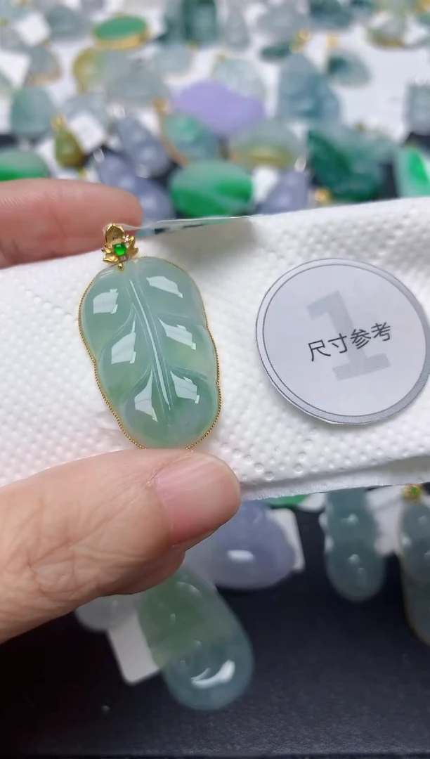 颈饰18K金镶嵌翡翠天然缅甸A货翡翠