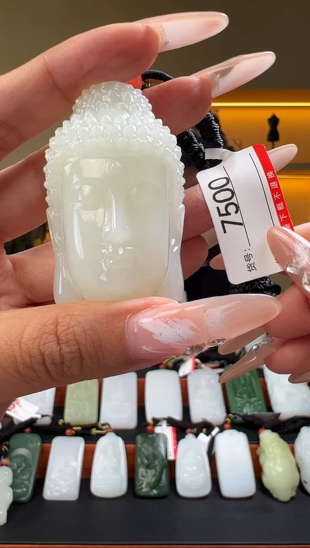 颈饰未镶嵌和田玉1