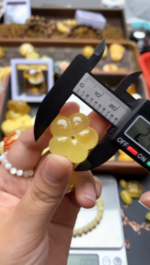 【闪购商品】琥珀珠宝奇石未镶嵌129琥珀蜜蜡花粉有纹小坑介意勿拍