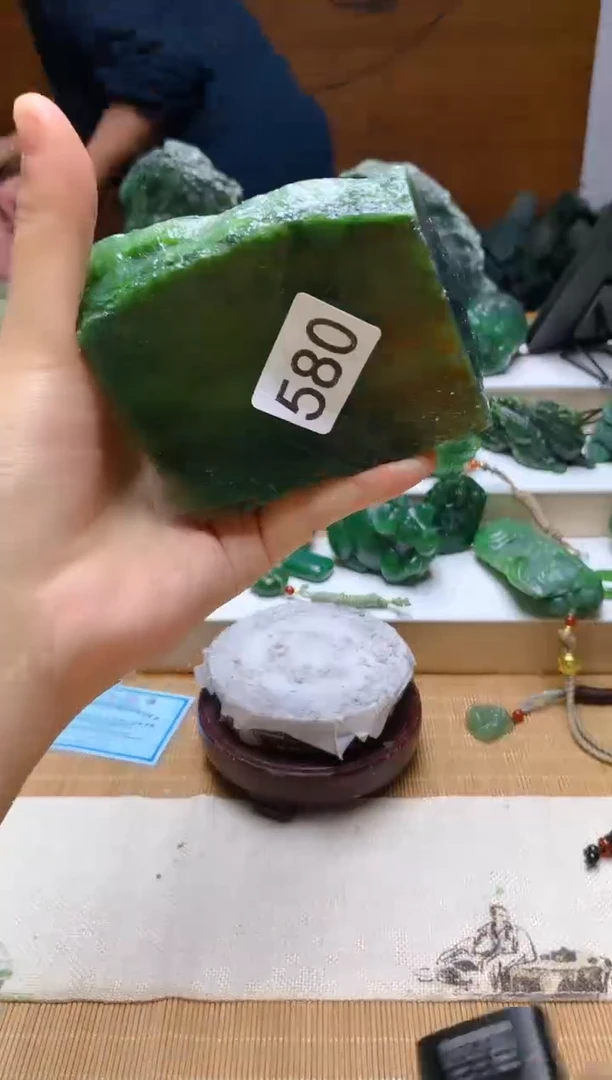 未镶嵌和田玉（碧玉）珠宝半成品1