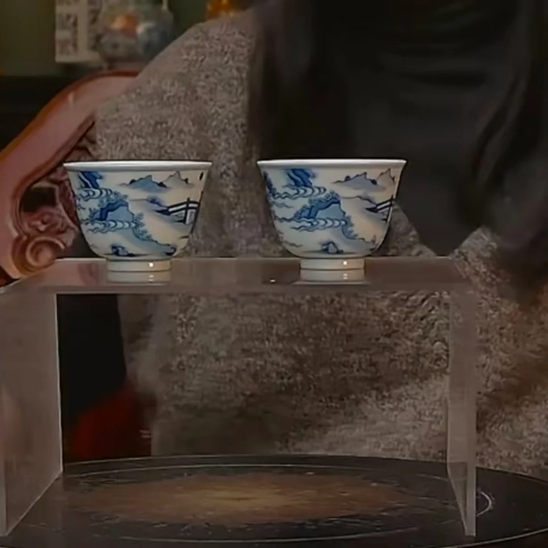 清  青花人物故事铃铛杯