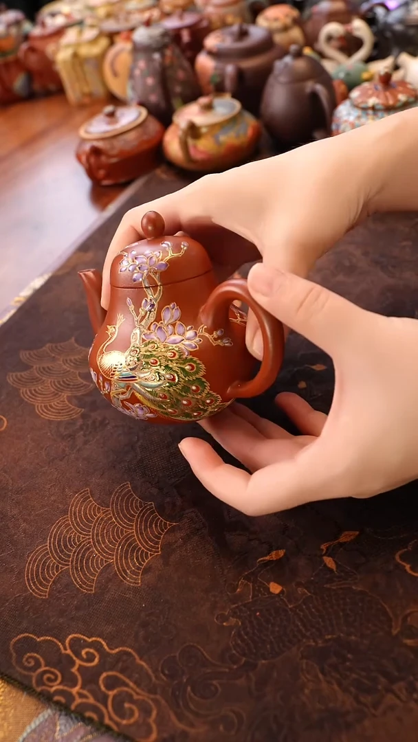 茶壶紫砂大红袍孔雀思婷