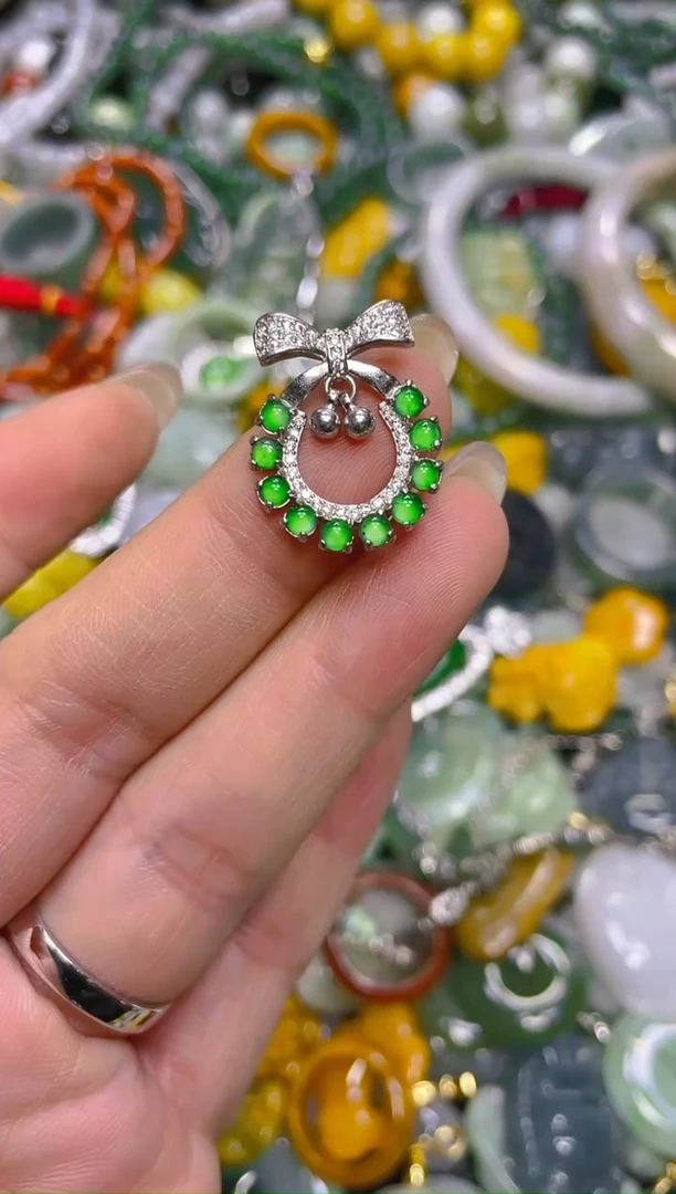 颈饰未镶嵌翡翠/X/翡翠A货，一件也是批发价