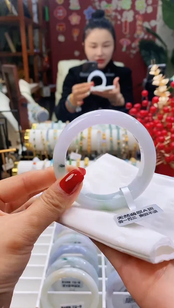 【闪购商品】翡翠手镯未镶嵌9冰春彩5556/12.4*9.2