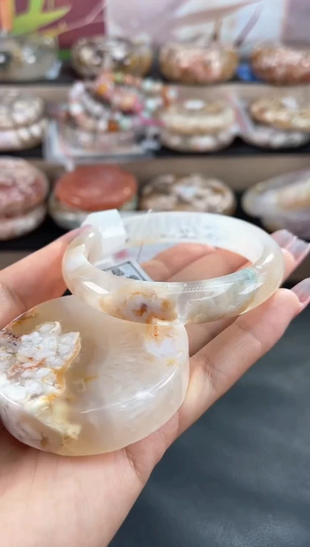 未镶嵌手镯石英质玉57