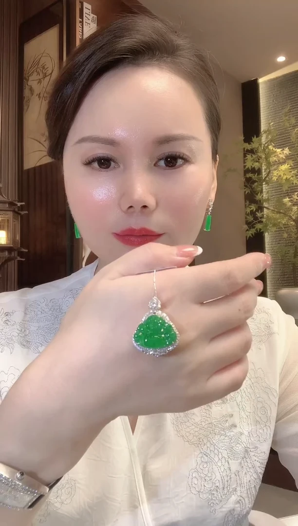 吊坠(不含链)18K金镶嵌翡翠C57