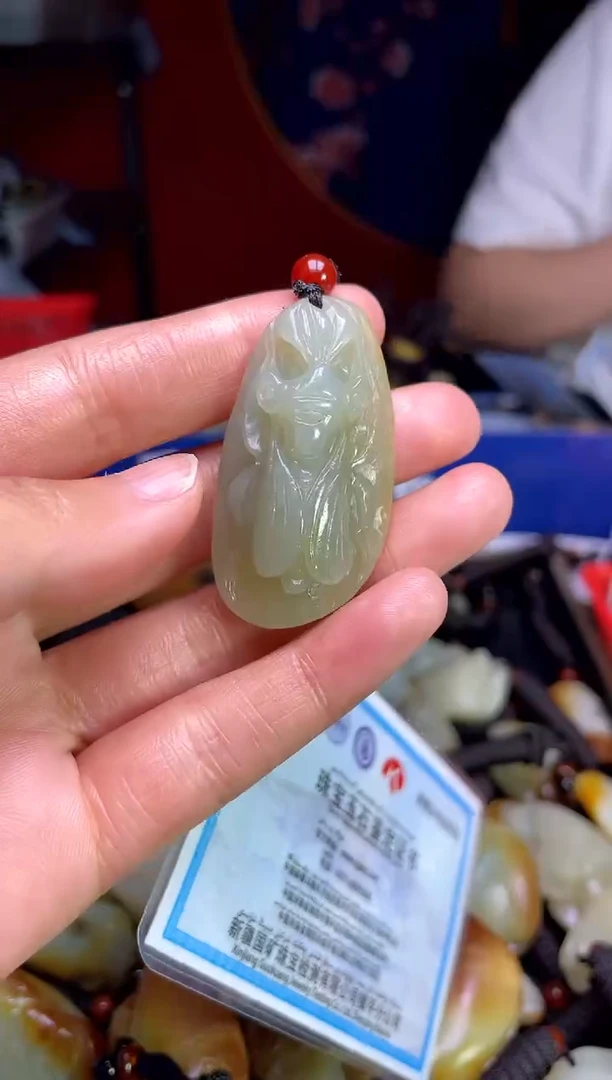 和田玉未镶嵌颈饰1